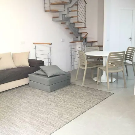 شقة Amazing Duplex On The